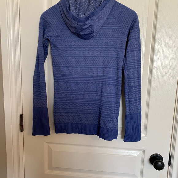 Lululemon hooded long sleeve 6 - Picture 2 of 4